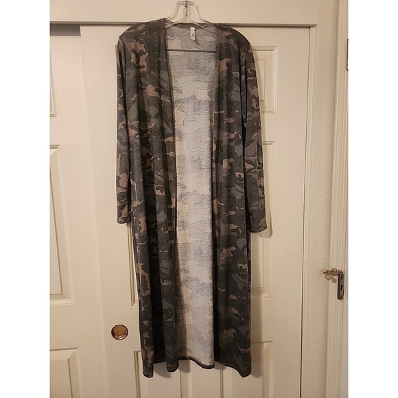 Magic Fit Sweaters - Magic Fit Camo Print Long Sweater Womens Size M Medium Camouflage Knit Cardigan